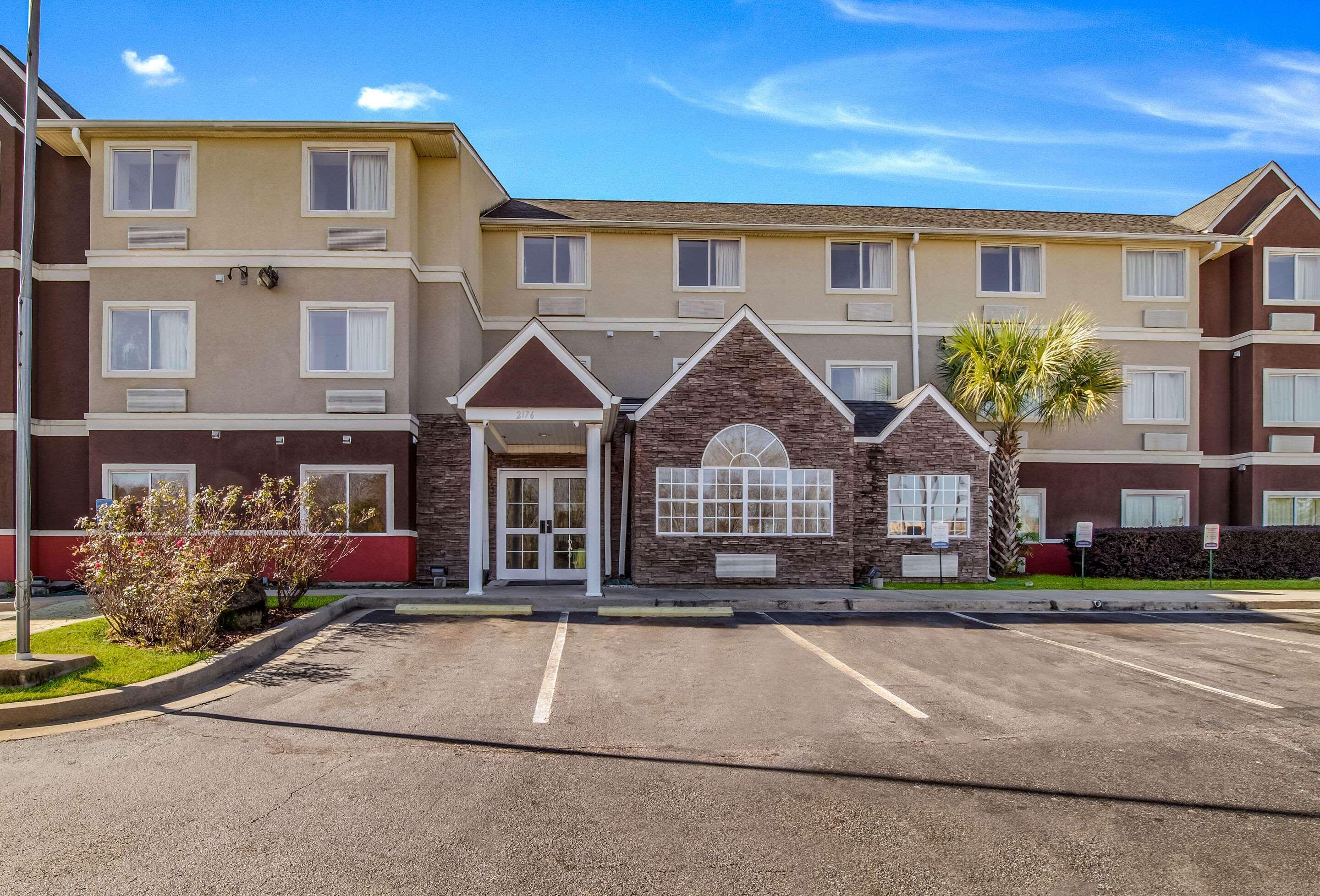 Quality Inn & Suites Augusta Fort Eisenhower Area Exterior photo