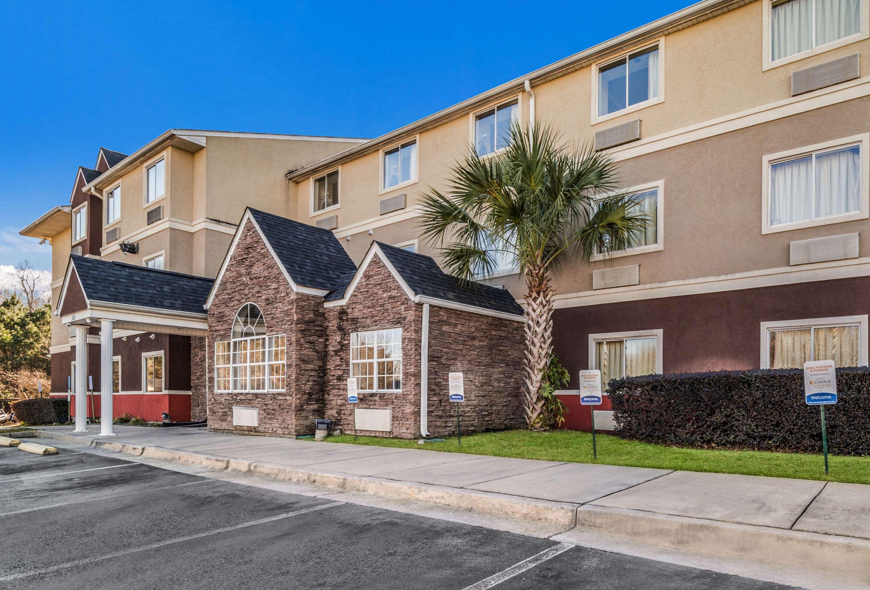 Quality Inn & Suites Augusta Fort Eisenhower Area Exterior photo